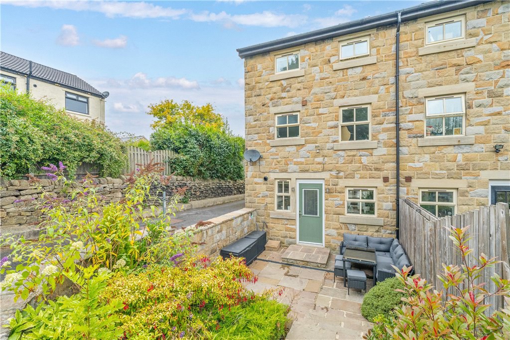 Park Road, Guiseley, Leeds, West Yorkshire, LS20, photo 2