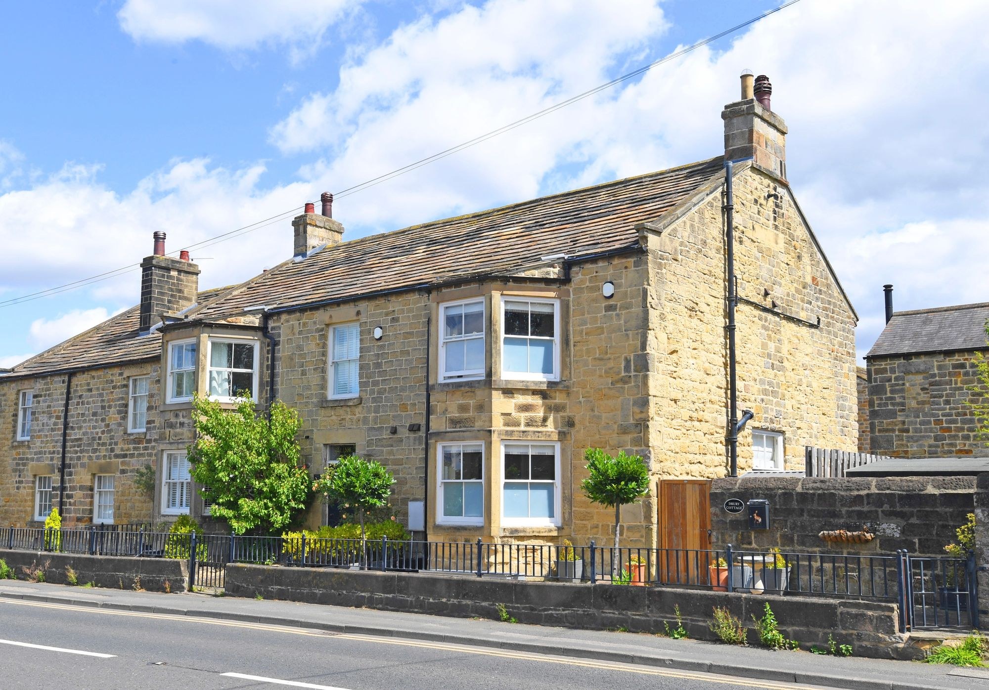 3 bed home for sale in Drury Cottage, Harrogate