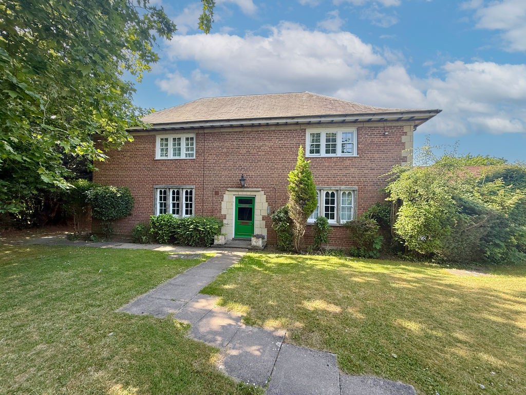 Burnhams FieldWeston Turville HP22 5AF