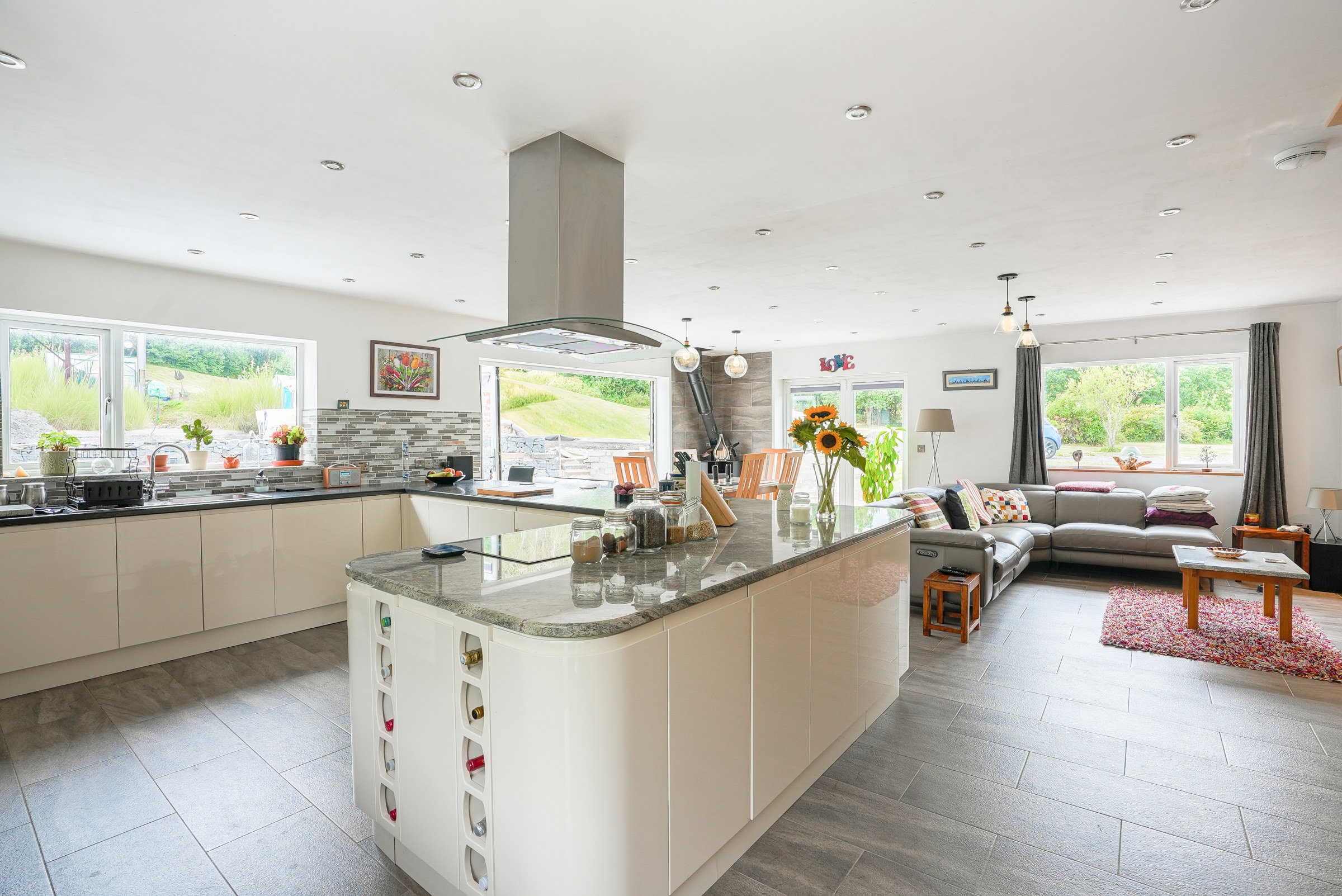 Wrexham Road, Pontblyddyn, CH7, photo 2