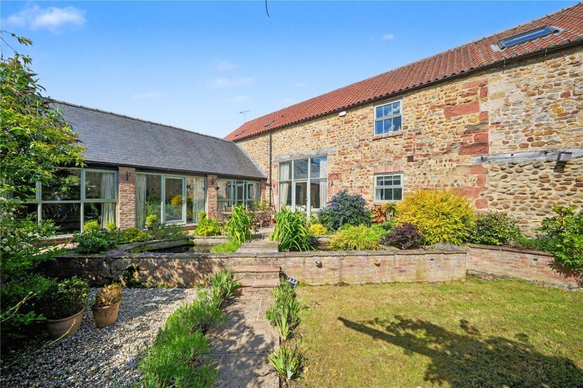 4 bed barn-conversion for sale in Tanfield Lane, Wath