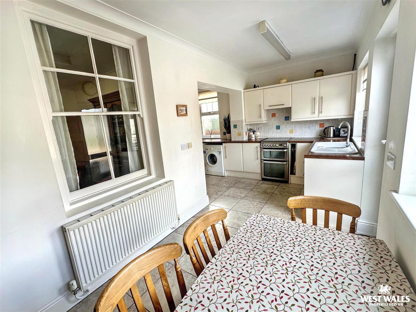 St. Nons Avenue, Carmarthen, photo 8