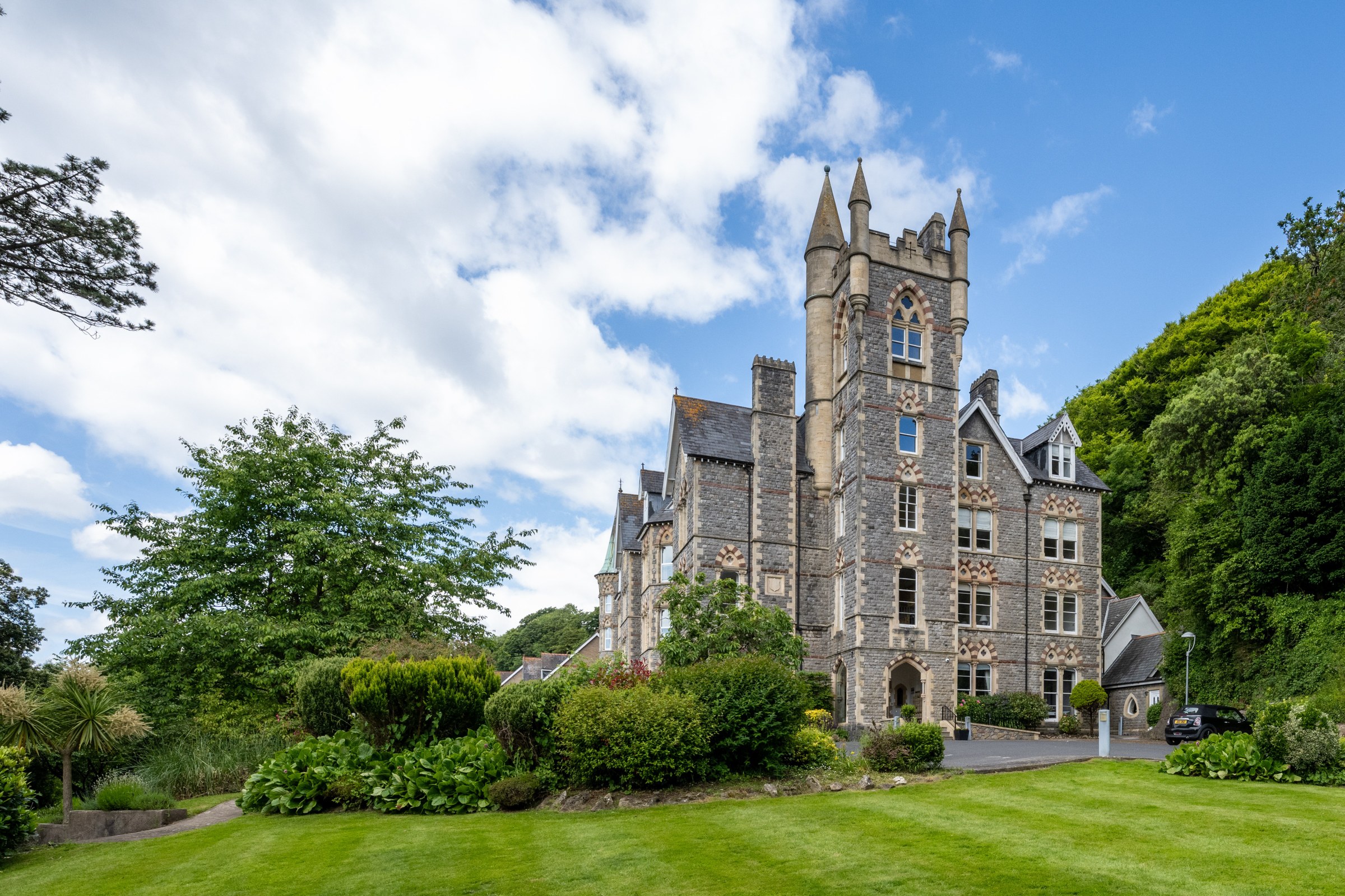 Langland Bay Manor, Langland, Swansea, SA3 4QH