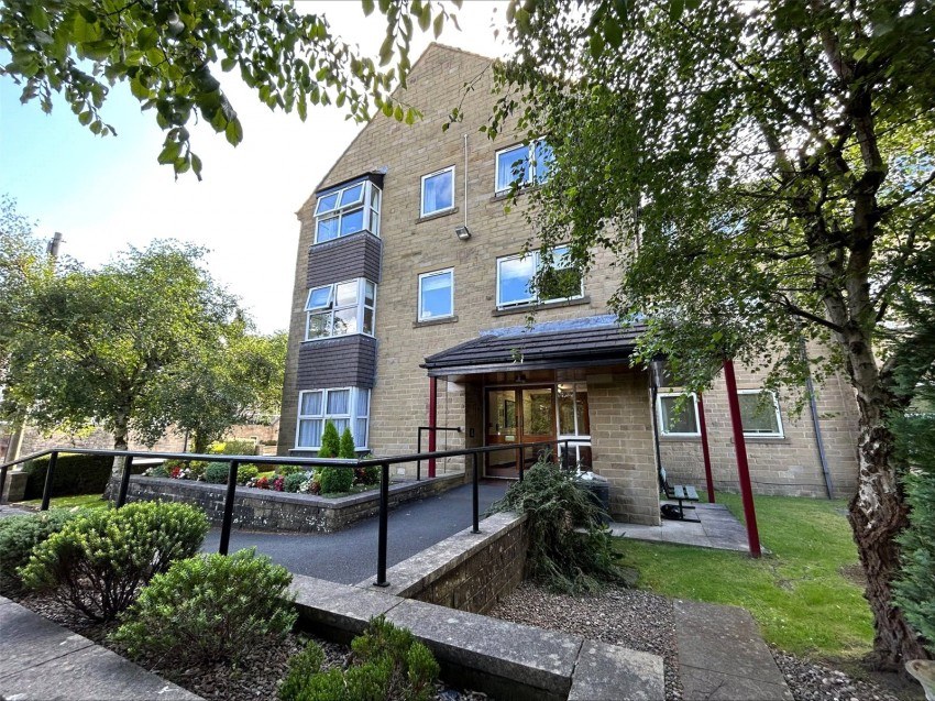 1 bed flat for sale in East Park Road, Harrogate