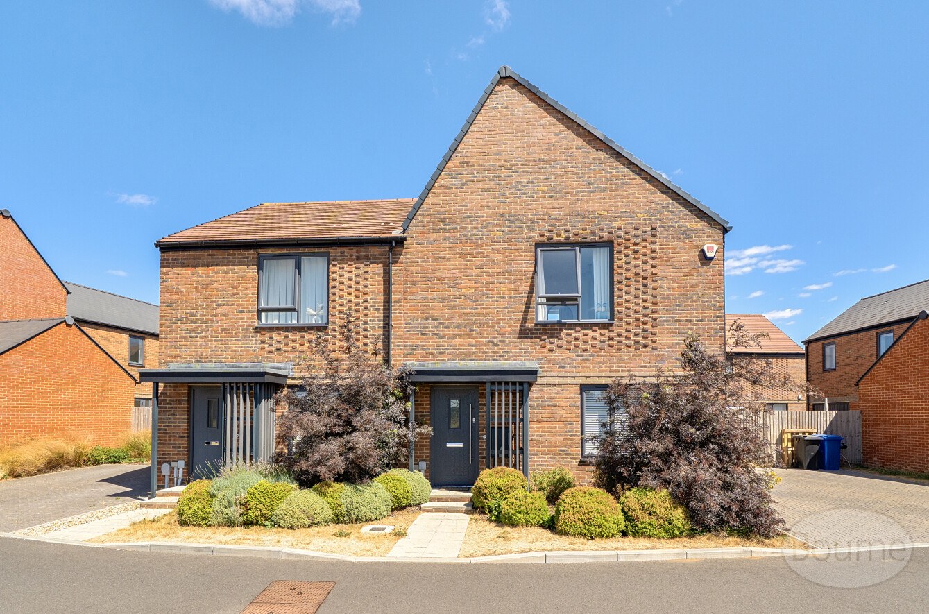 Hornbeam Way, Godalming, Surrey, GU7