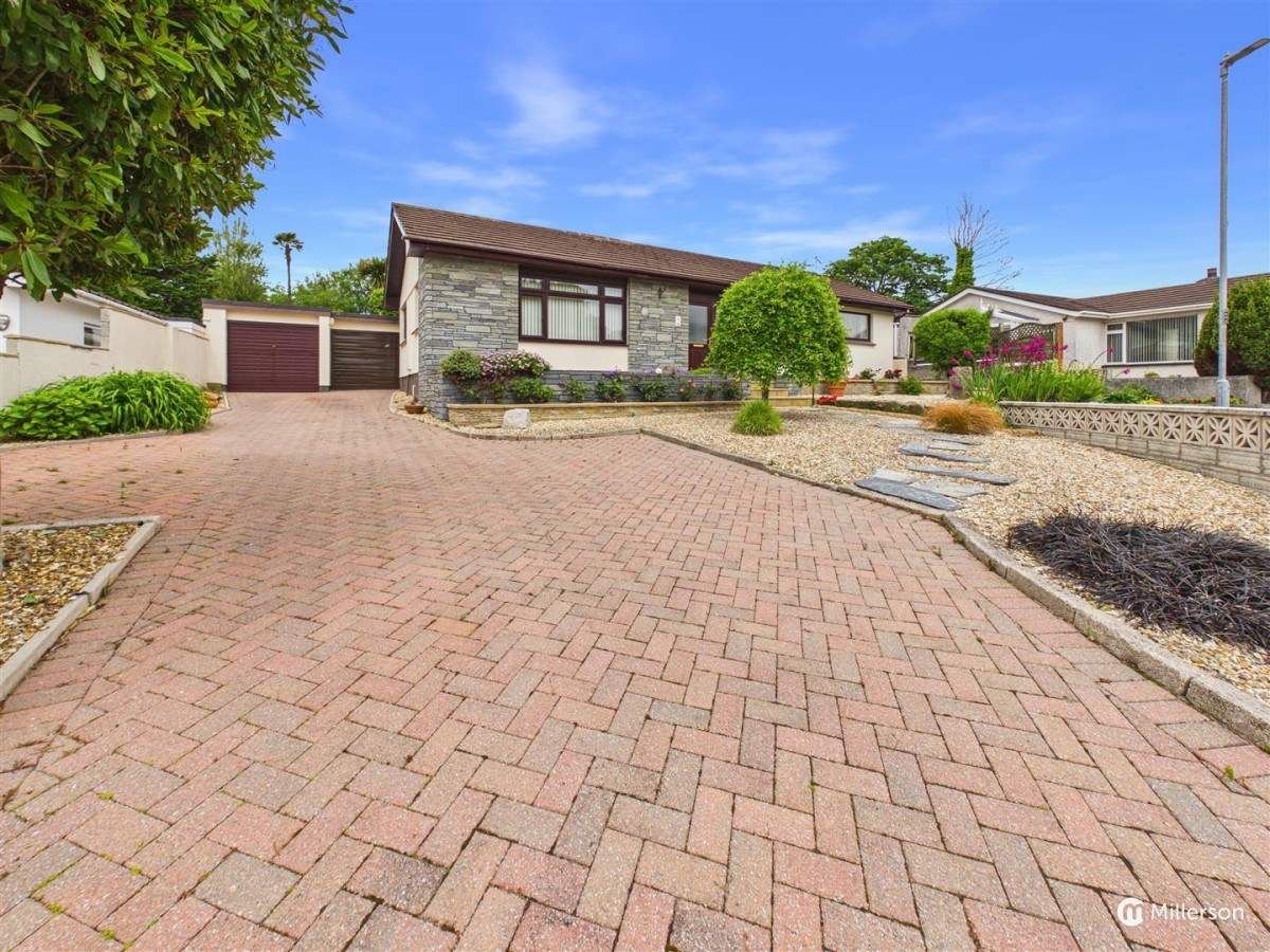 Meadowside Close