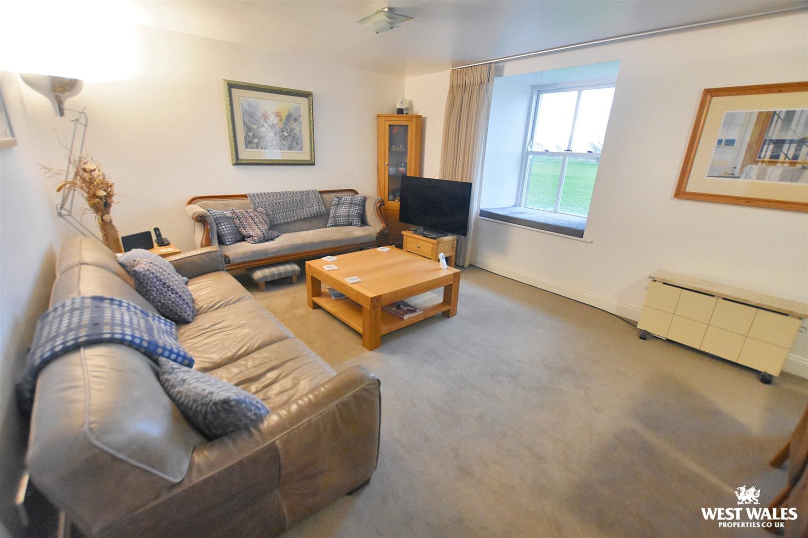Flat 1 Llanunwas, Solva, Haverfordwest, photo 8
