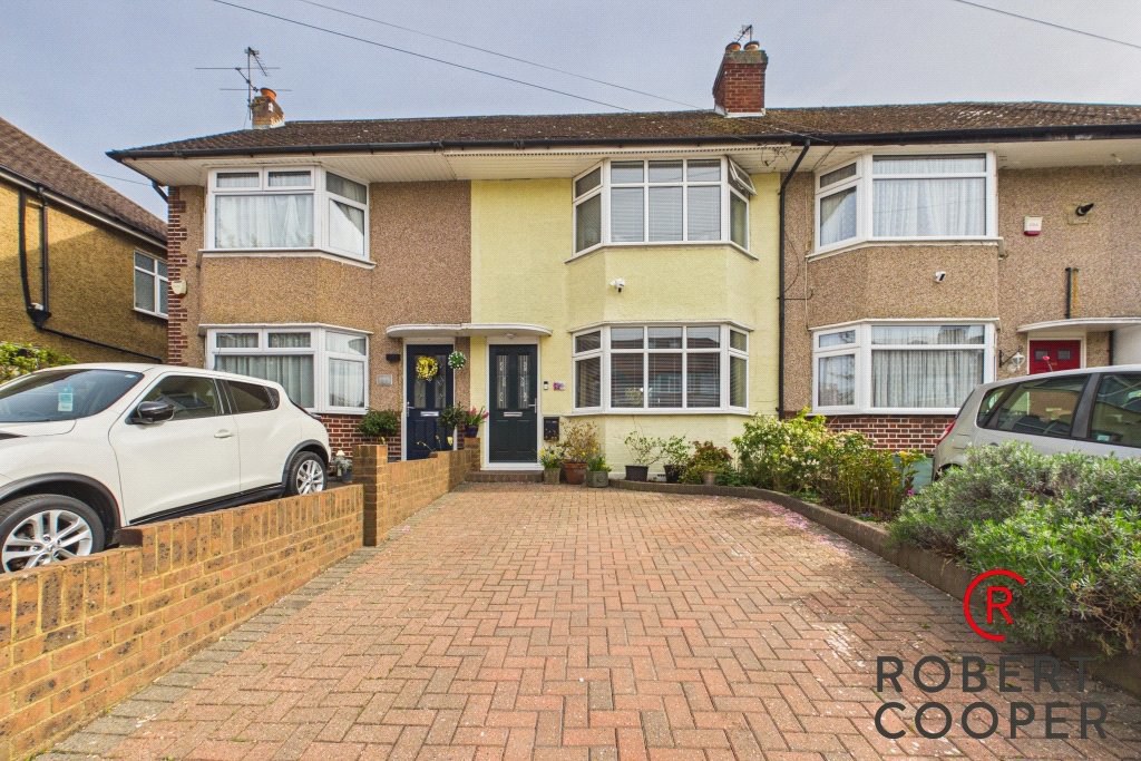 Royal Crescent, Ruislip, HA4