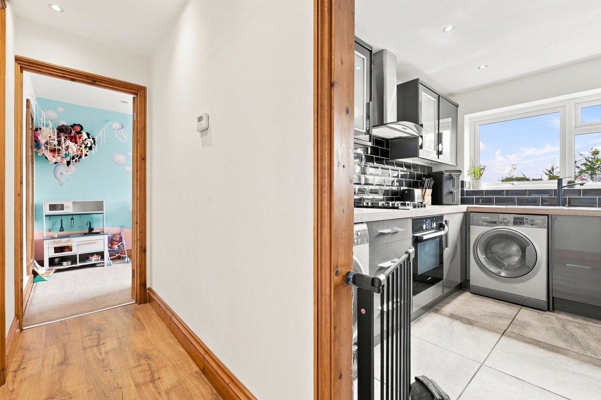 St. Lawrence Gardens, Leigh-on-sea, SS9 5, photo 5
