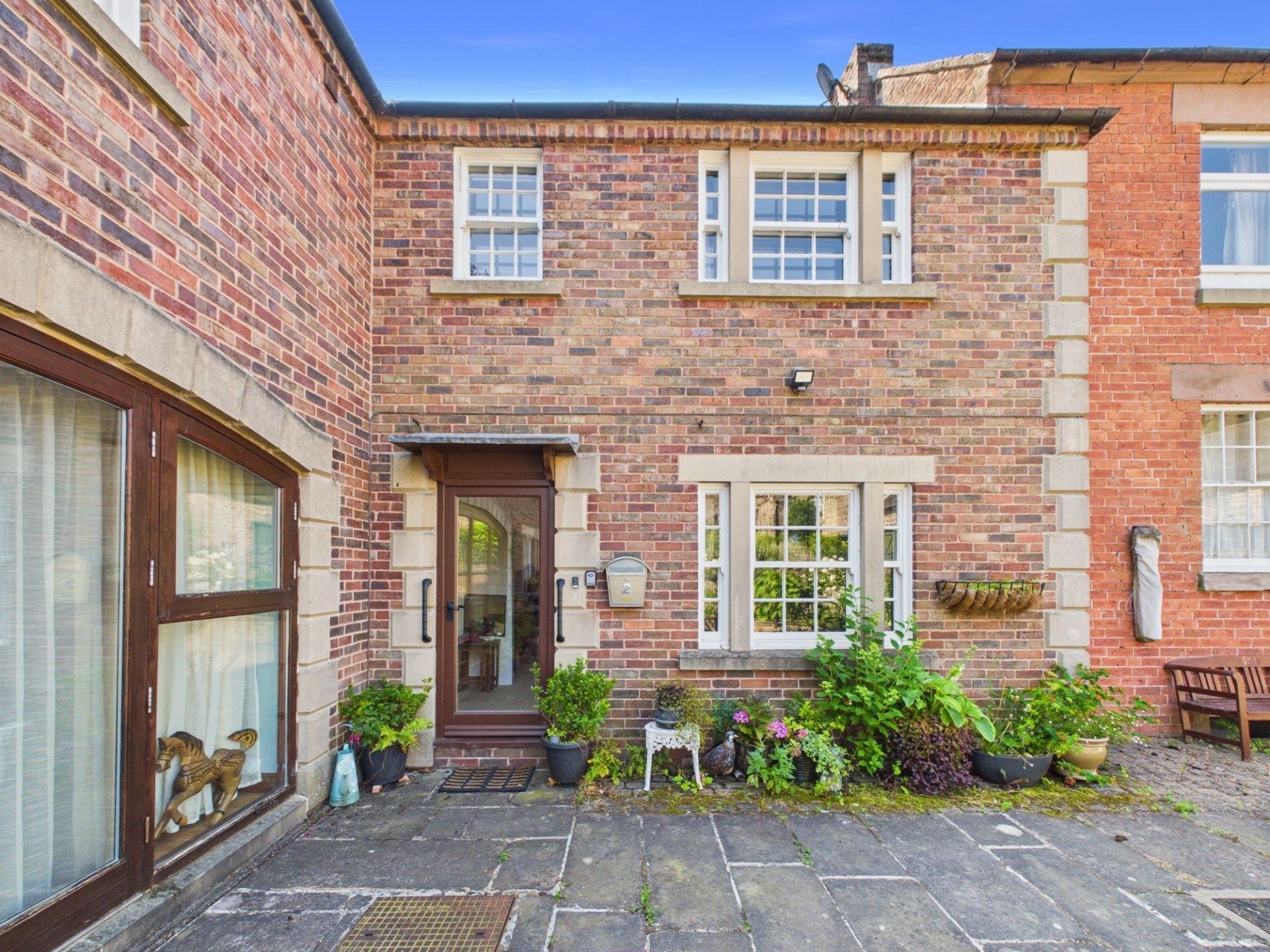 House Let Agreed St. Marys Gate