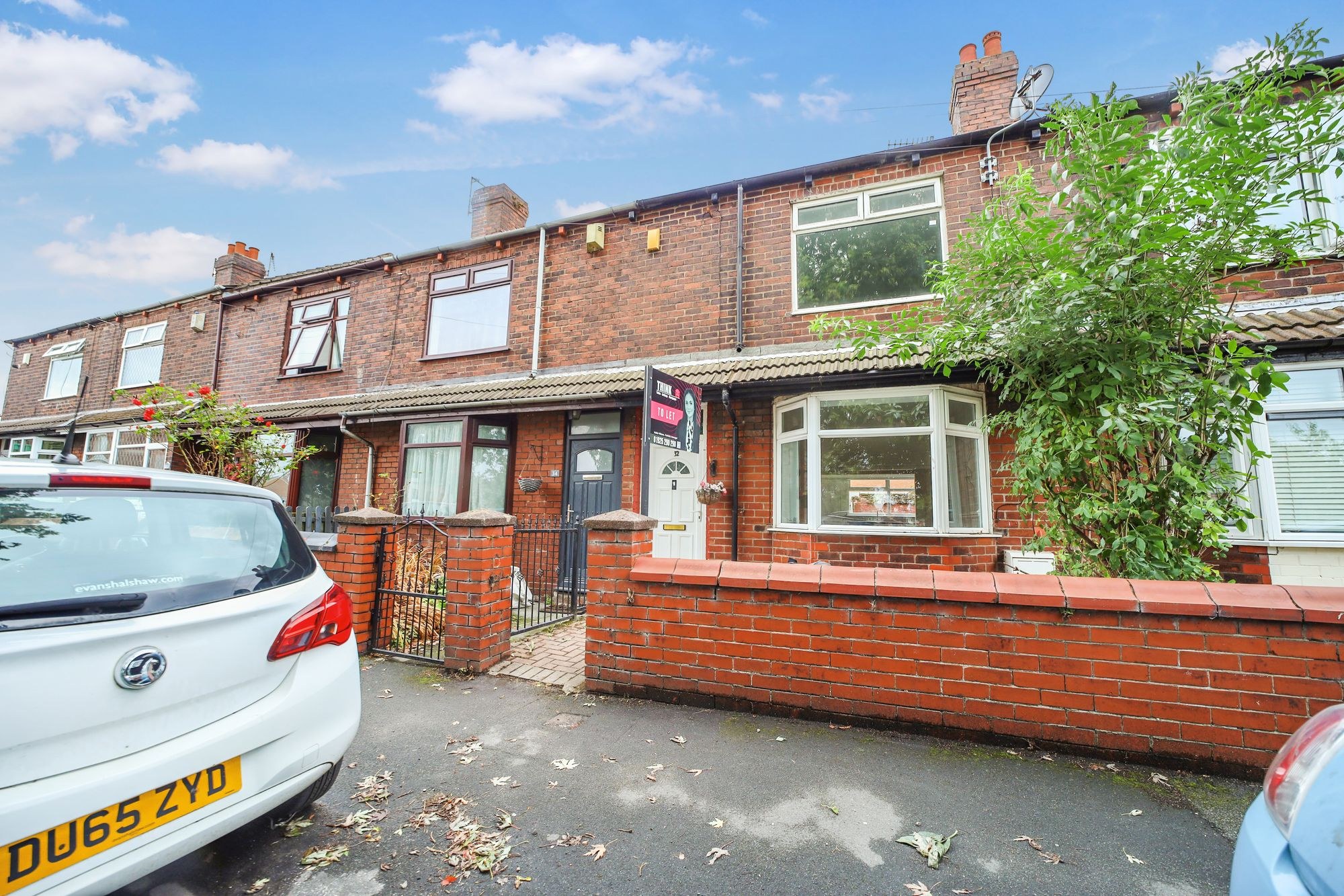 terraced house to rent in Crown Street