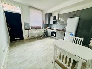 Burley Lodge Terrace LS6 1QA 4968