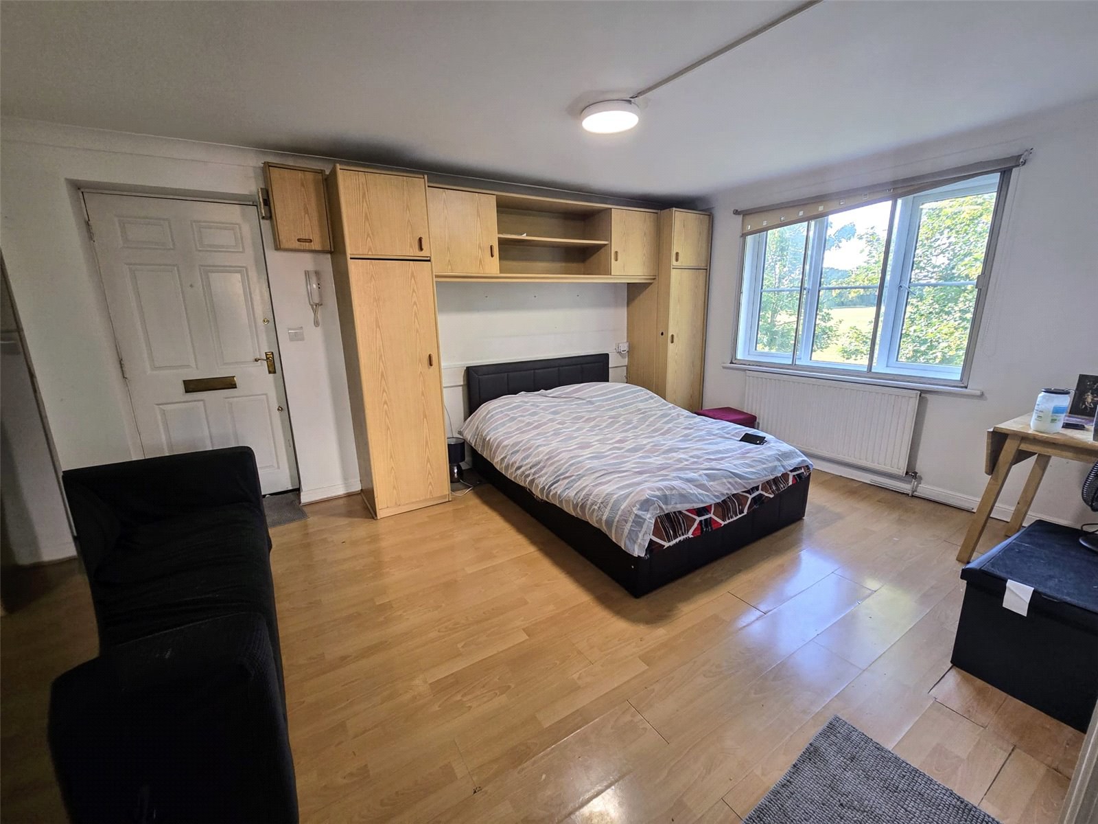 David Close, Harlington, Greater London, UB3, photo 3
