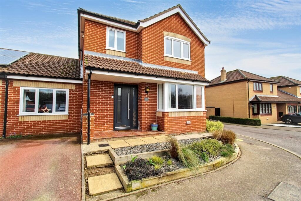 Starling Close