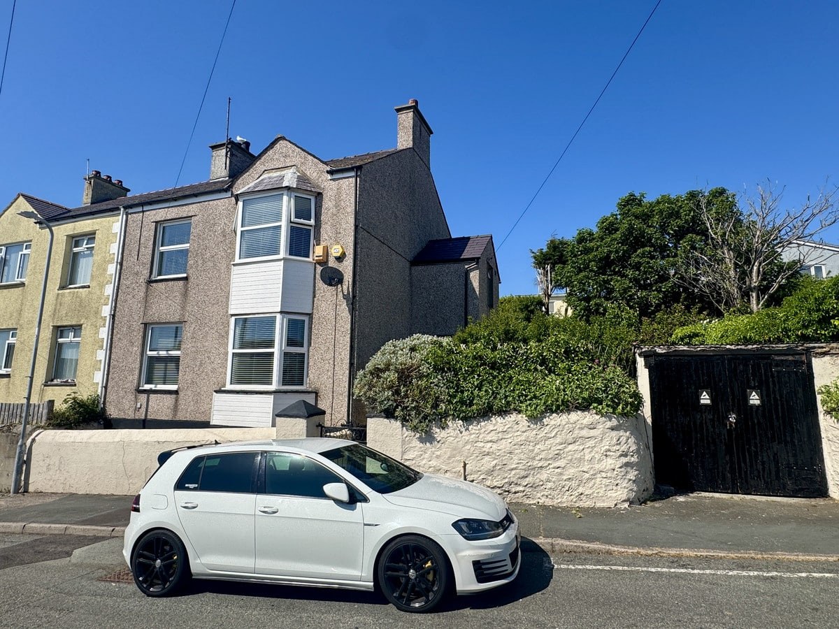 Llanfawr Road