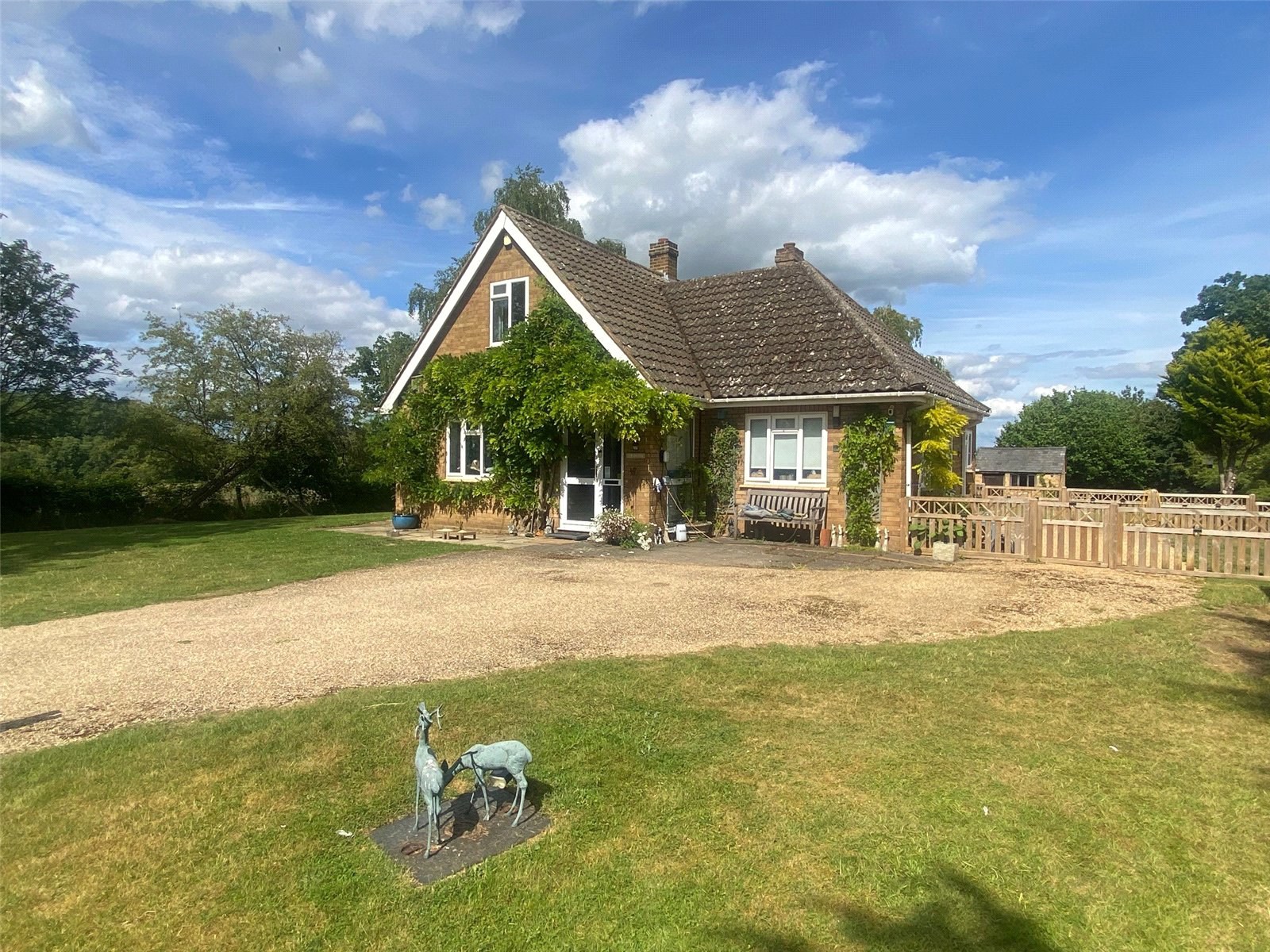 Church Road, Tingrith, Bedfordshire, MK17, photo 2