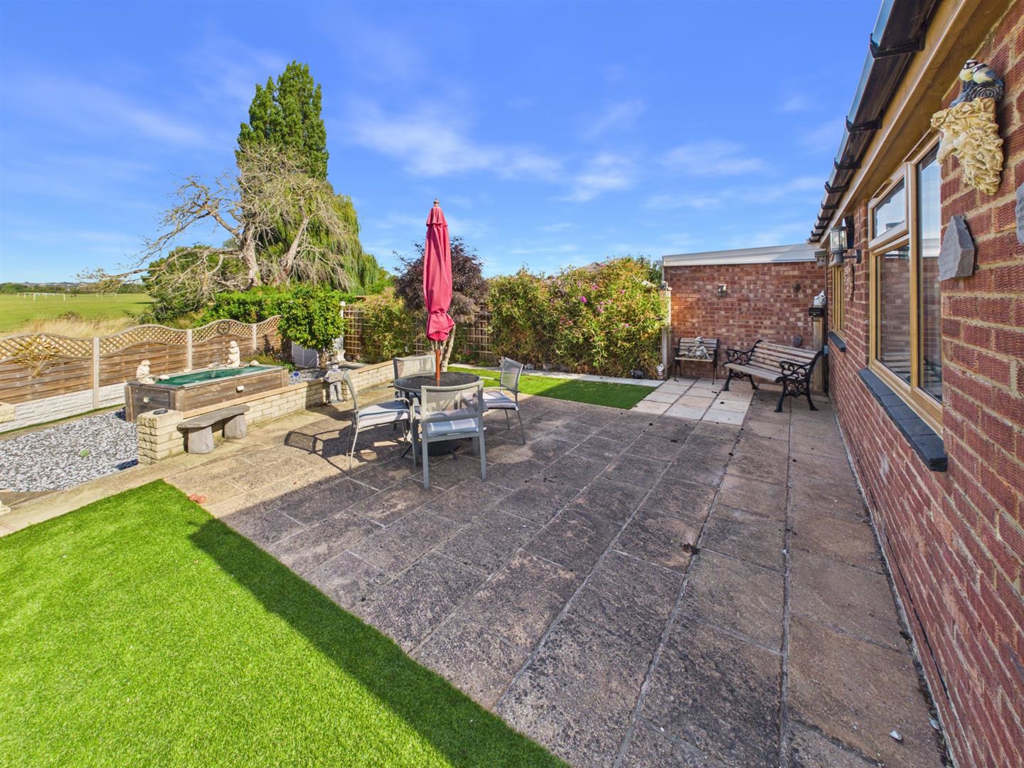 Laura Close, Longlevens, Gloucester, photo 10