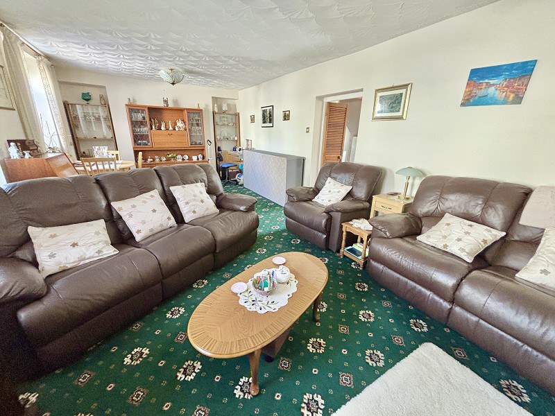 Orchard Street, Pontardawe, Swansea., photo 4