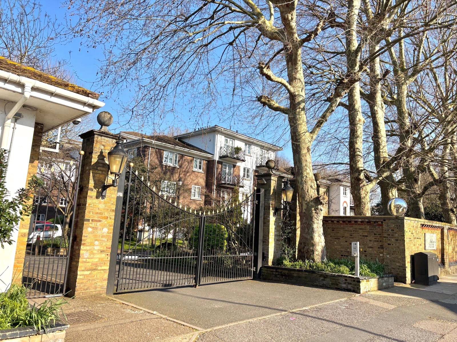 Brompton Park Crescent, Fulham, London, SW6