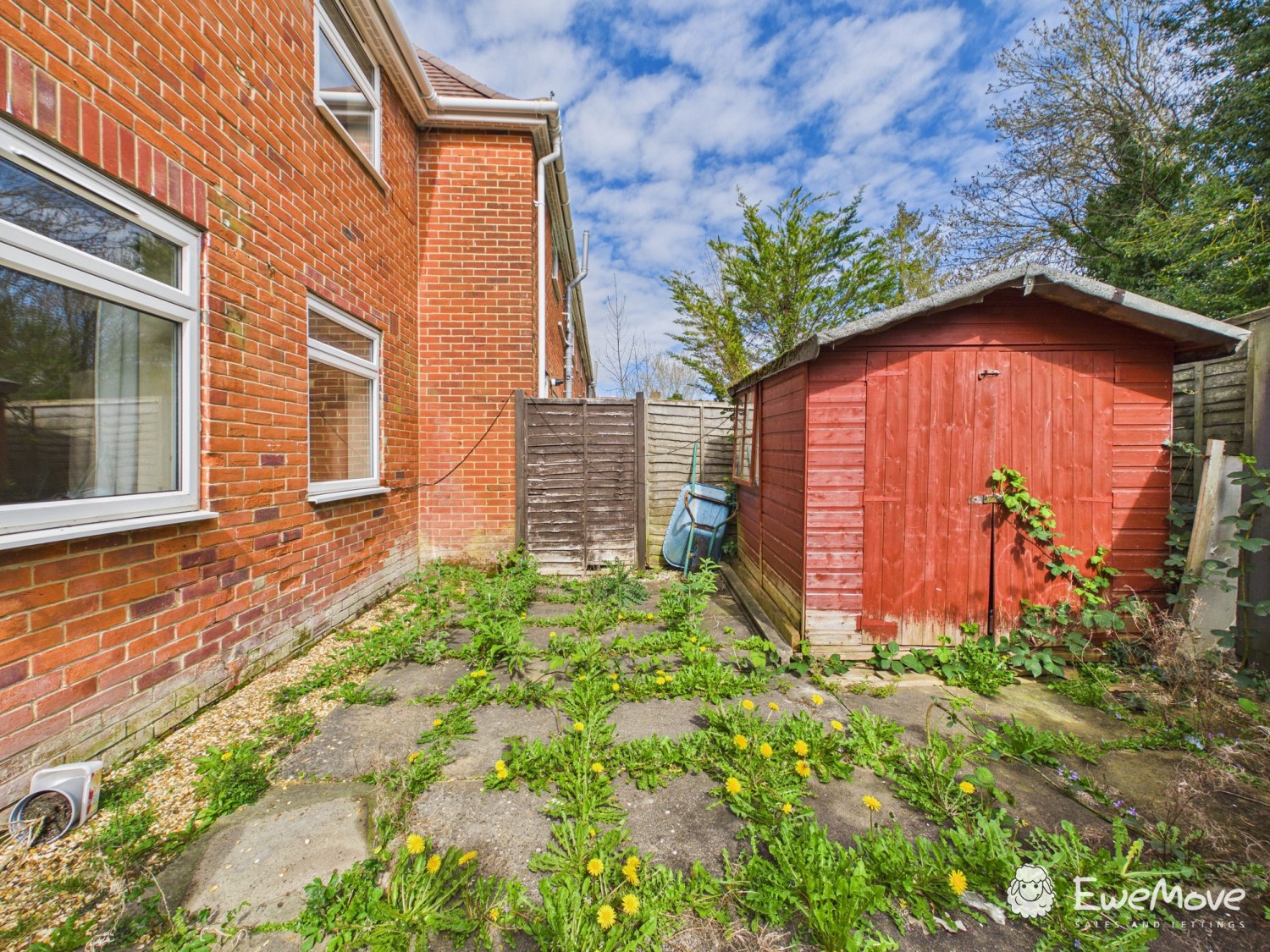 28 Stuart Crescent, Winchester, photo 8