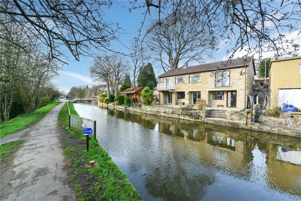 Leach Road, Riddlesden, Keighley, BD20