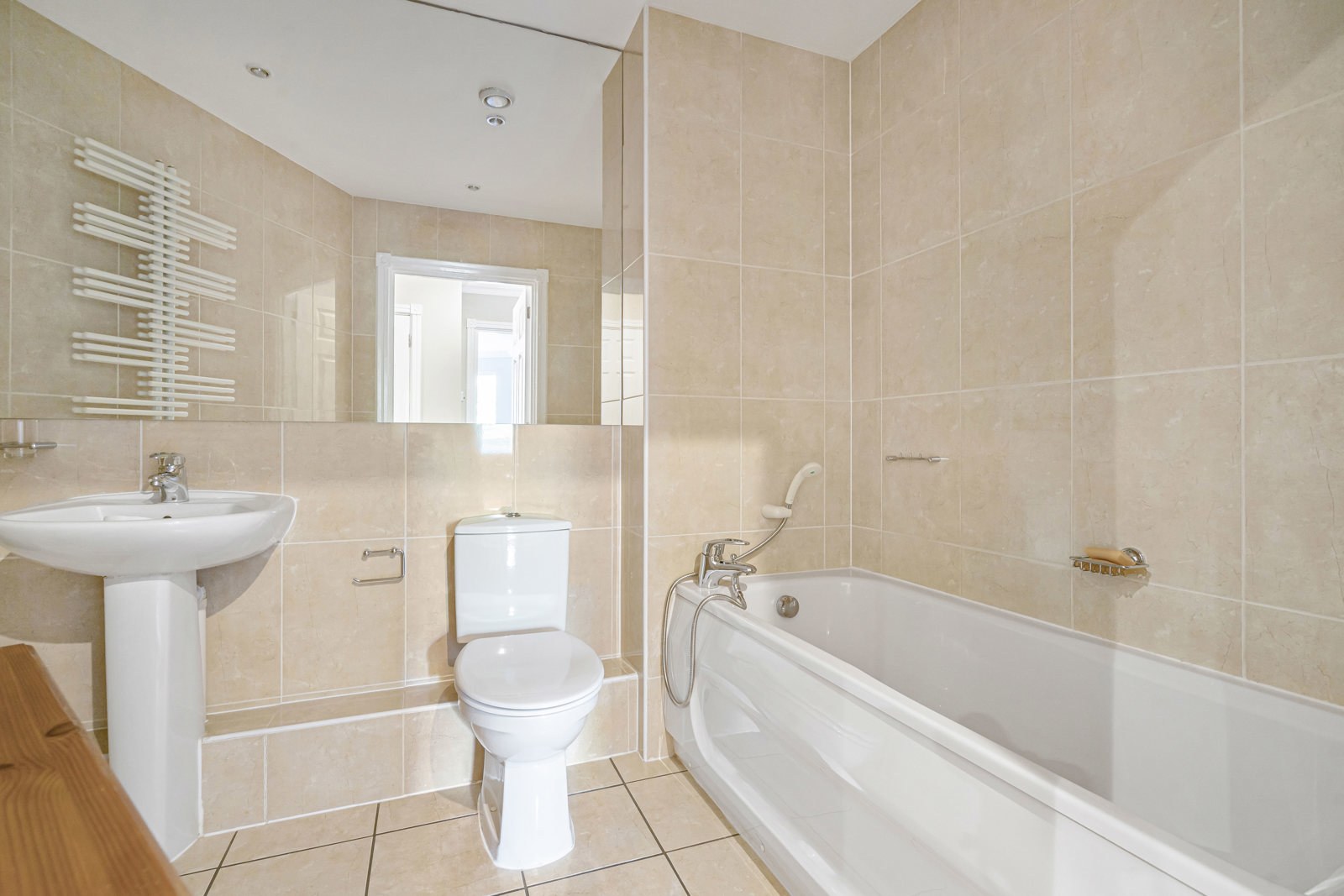 Portsmouth Road, Cobham, Surrey, KT11, photo 12