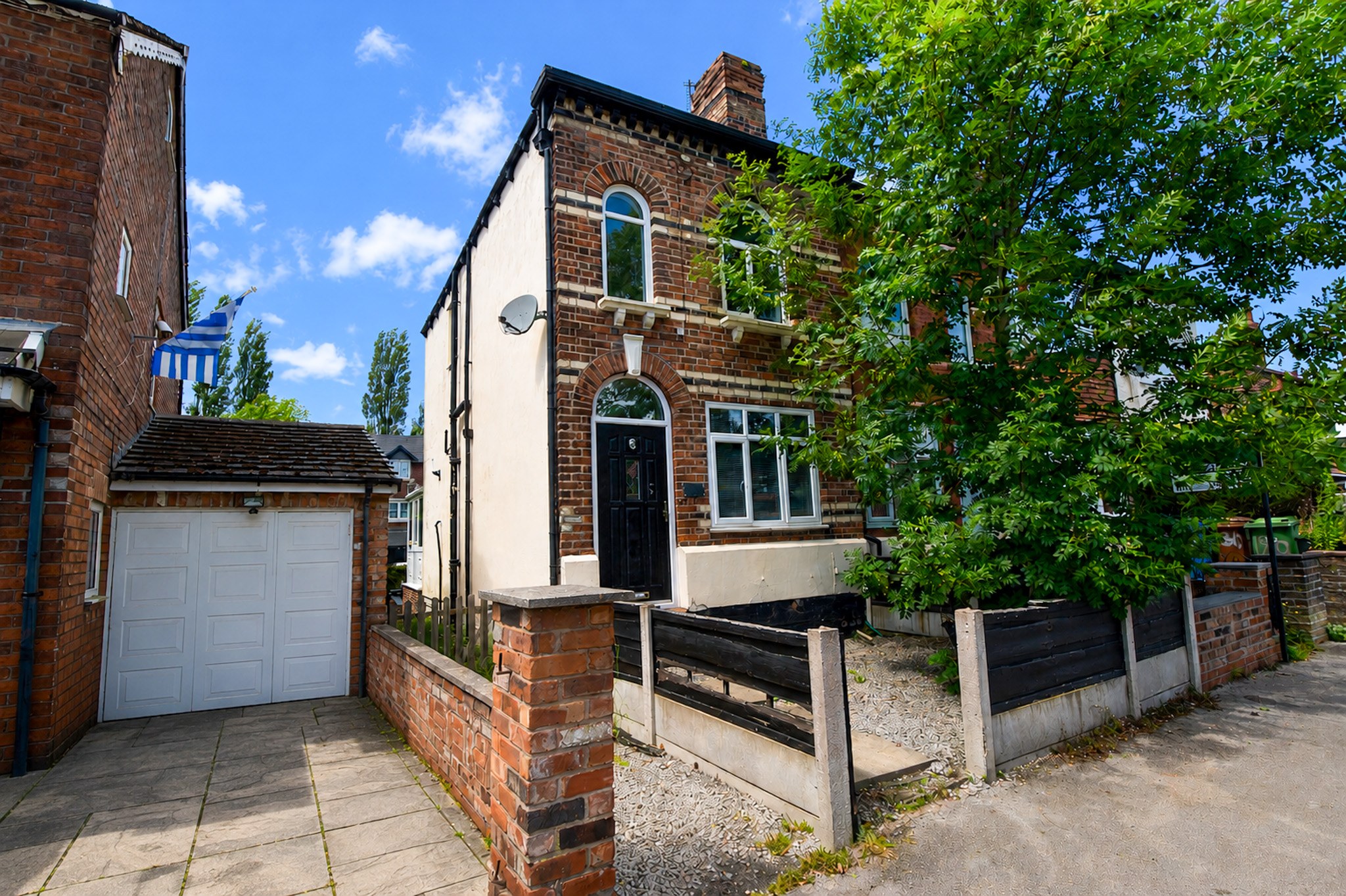 2 bed end terrace to rent Lowndes Lane