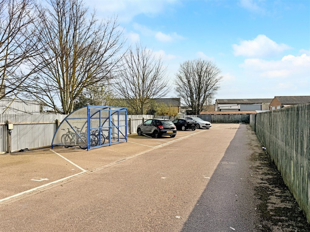St. Andrews Road, Felixstowe, Suffolk, photo 15