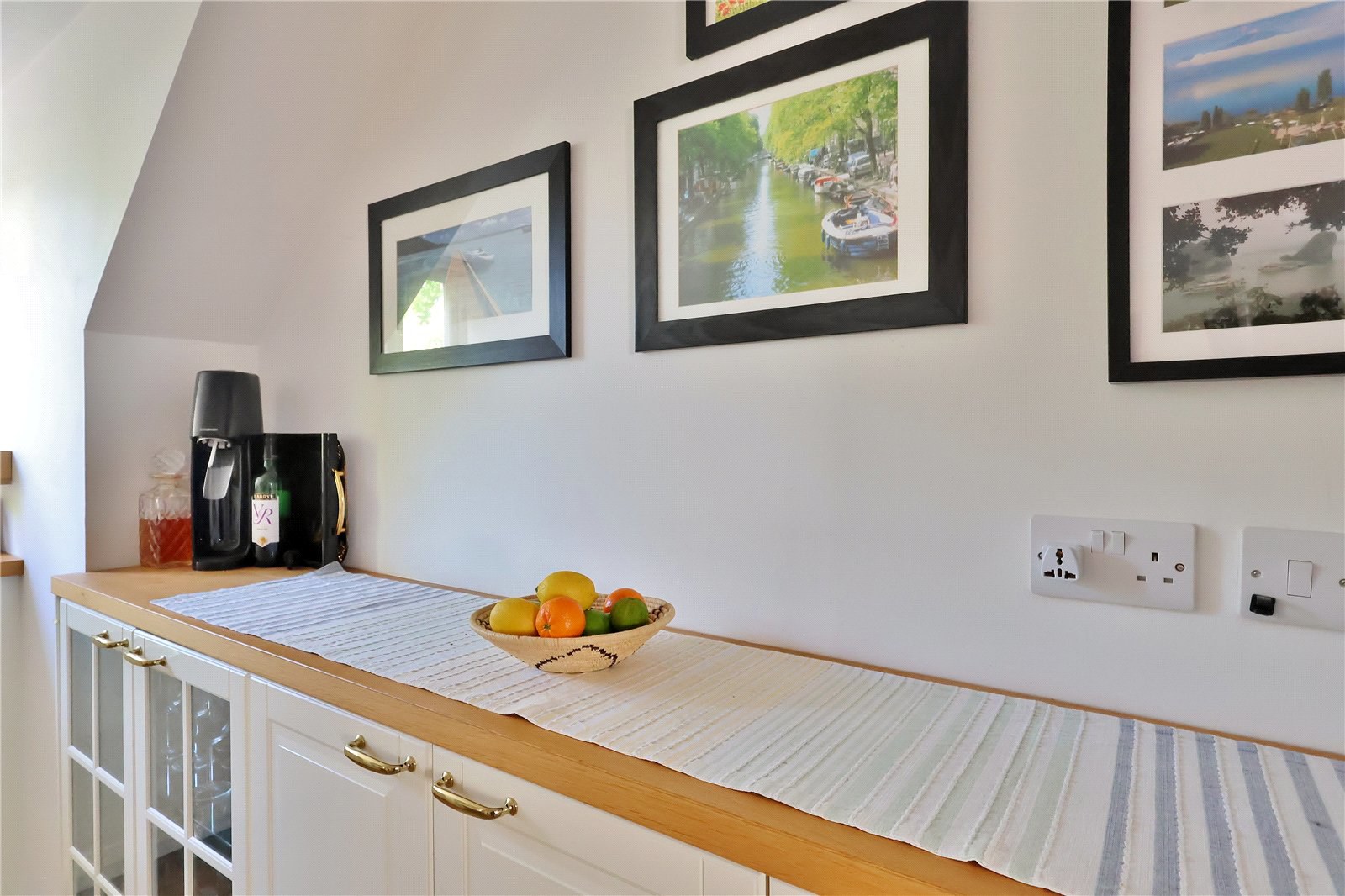 Alexandra Gardens, Knaphill, Woking, Surrey, GU21, photo 12