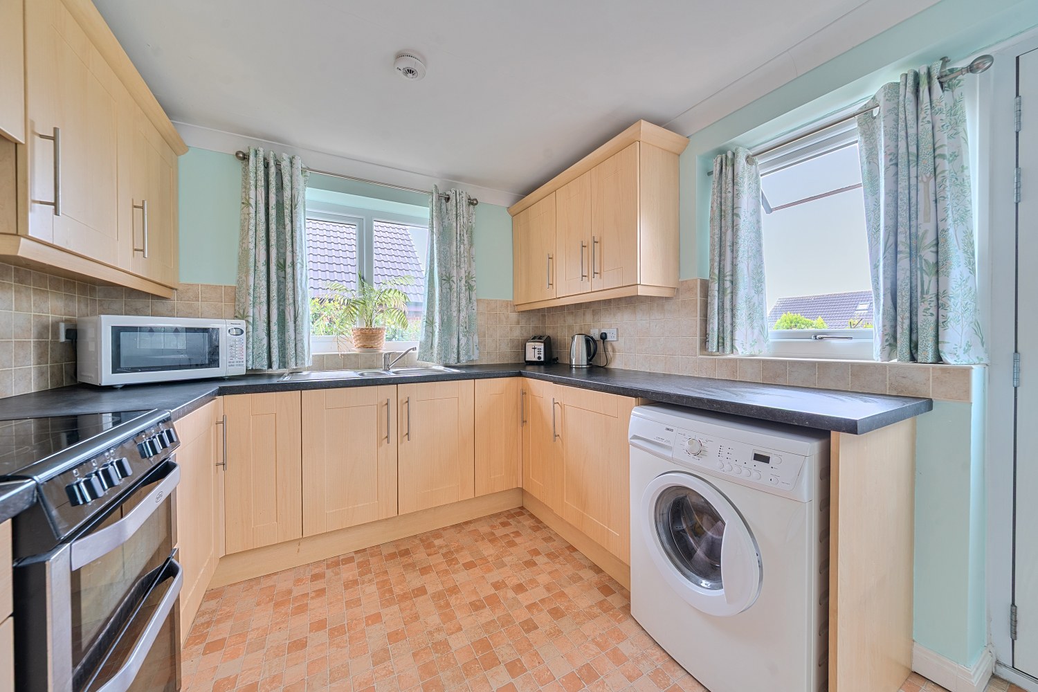 PENDLEBURY GROVE, HOYLAND, BARNSLEY, SOUTH YORKSHIRE, S74, photo 11