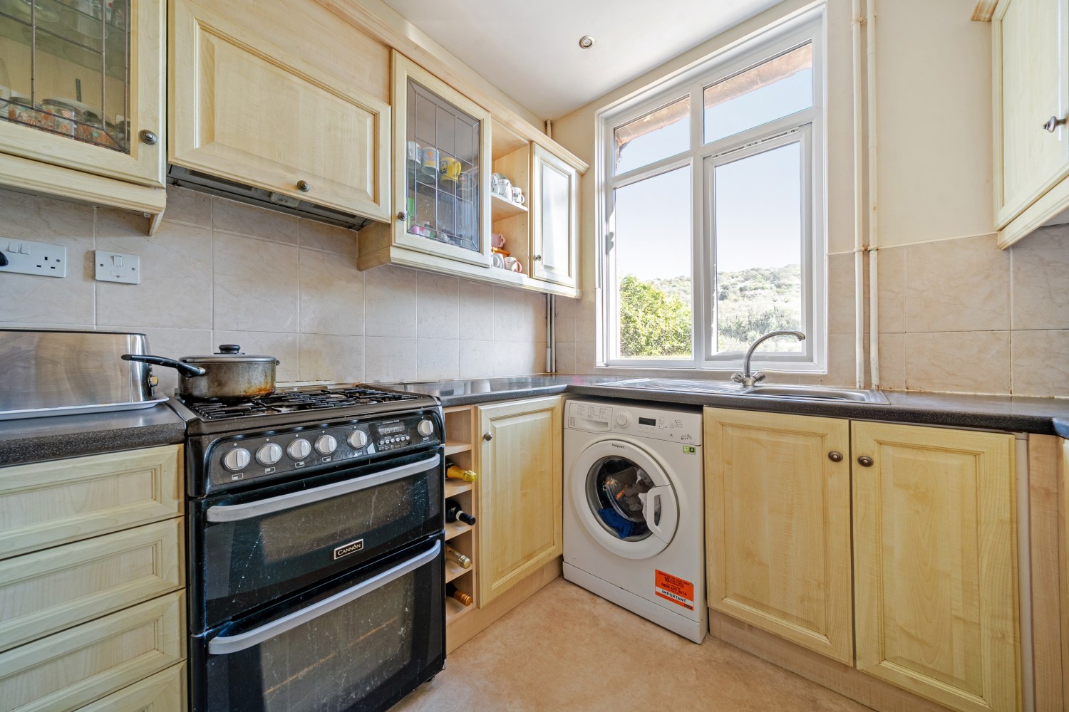 Folkestone Road, Dover, CT17, photo 6