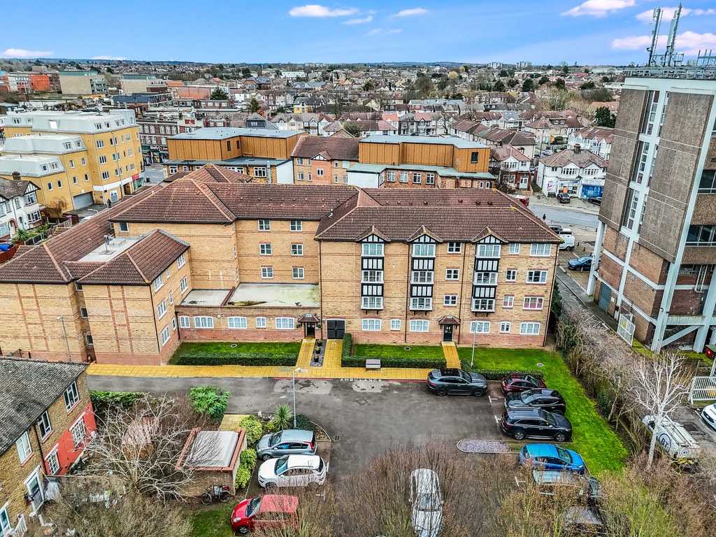 Gibson Court, Regarth Avenue, Romford, photo 19