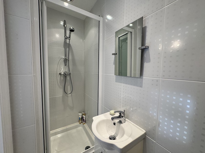 Royal Oak Court, Llandybie, Ammanford, Carmarthenshire., photo 28