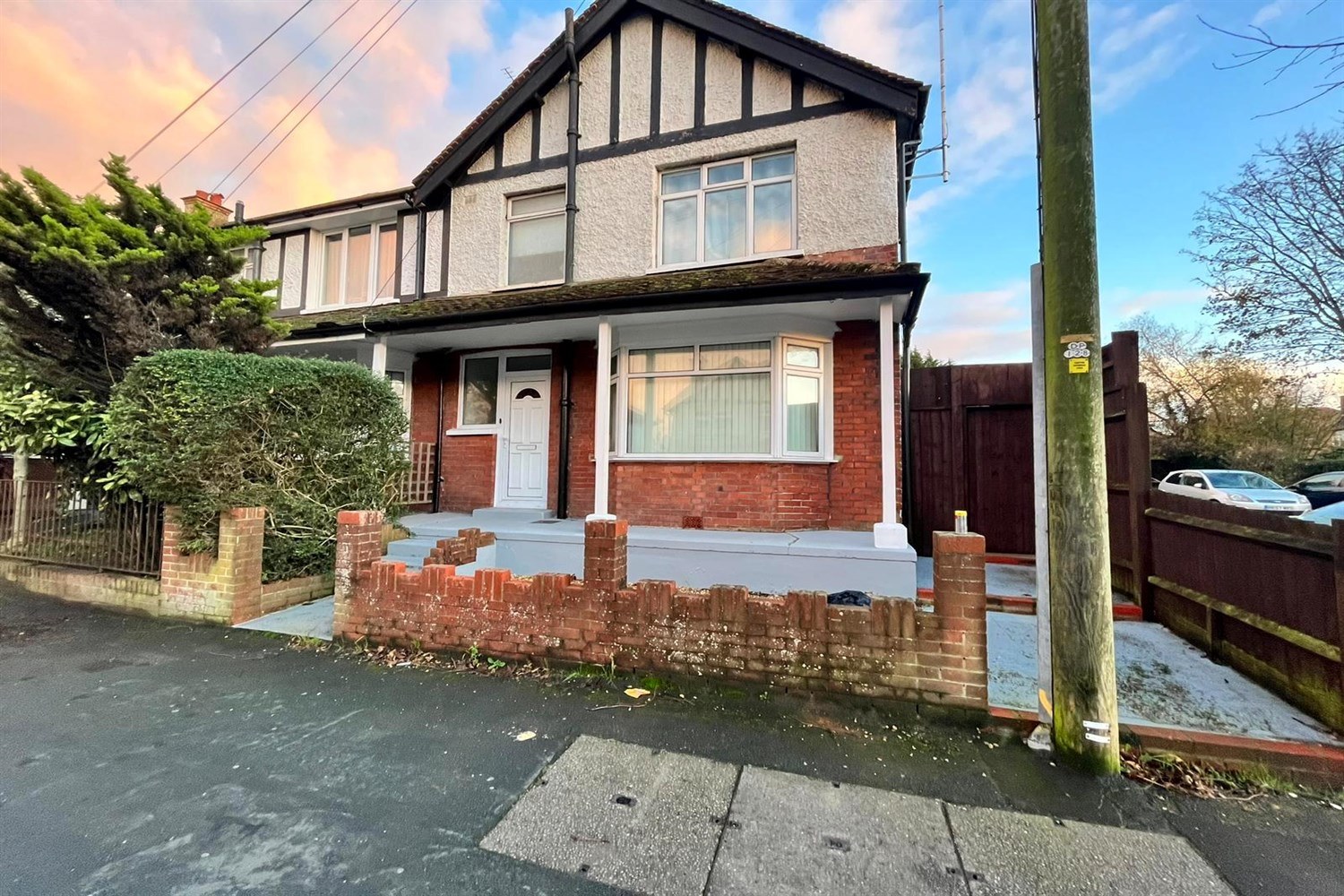 Hawthorn Road