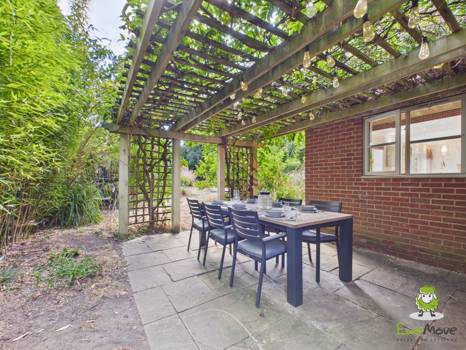 OLIVERS COTTAGE, POST OFFICE LANE, BASINGSTOKE, HAMPSHIRE, RG25, photo 36