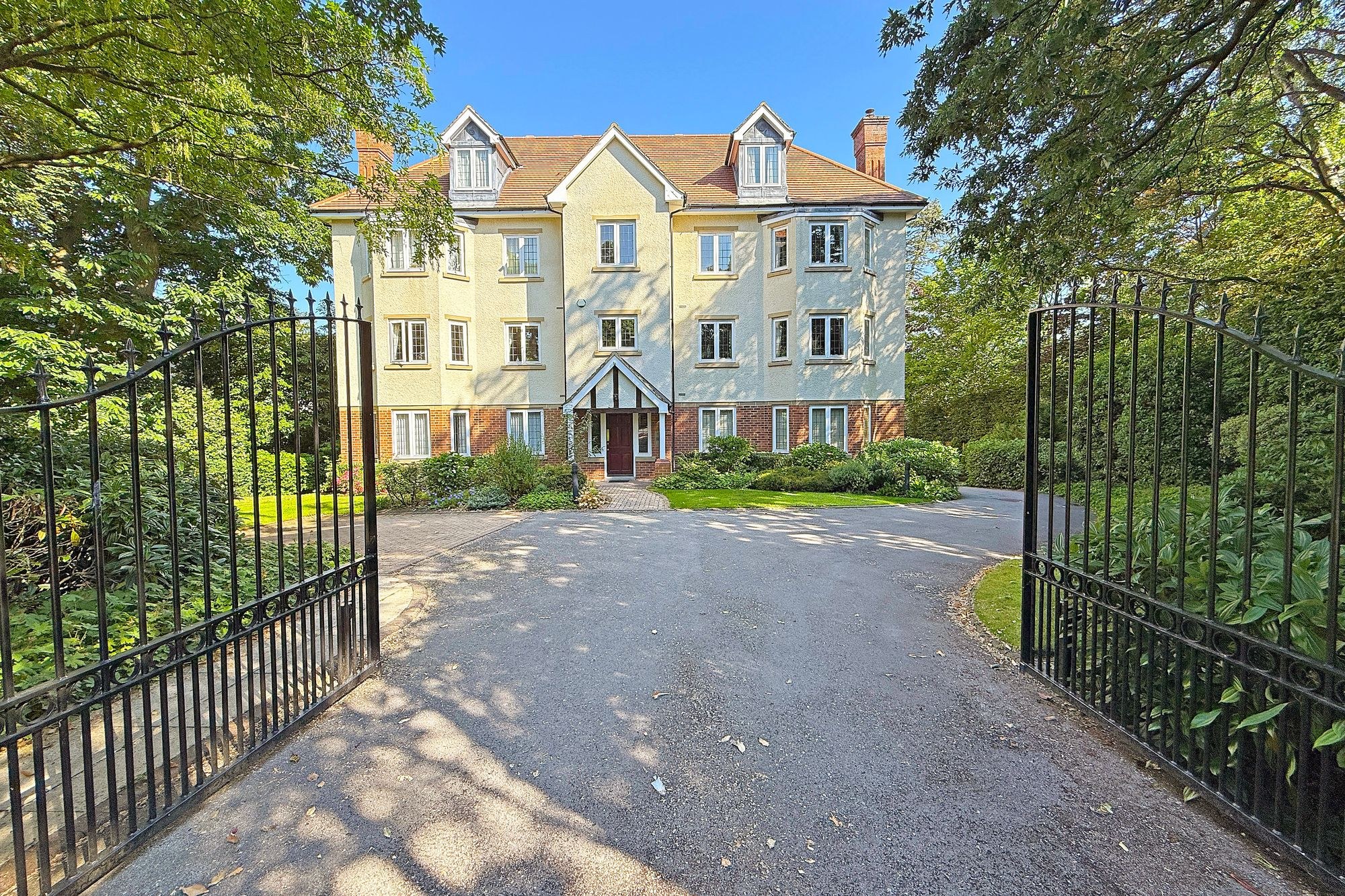 3 bed home for sale in Kent Road, Harrogate