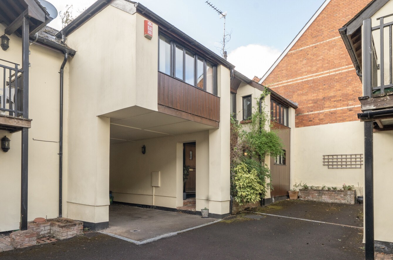 Hills Mews