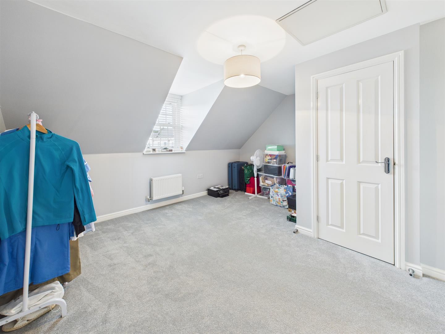 Yew Tree Road, Brockworth, Gloucester, photo 16