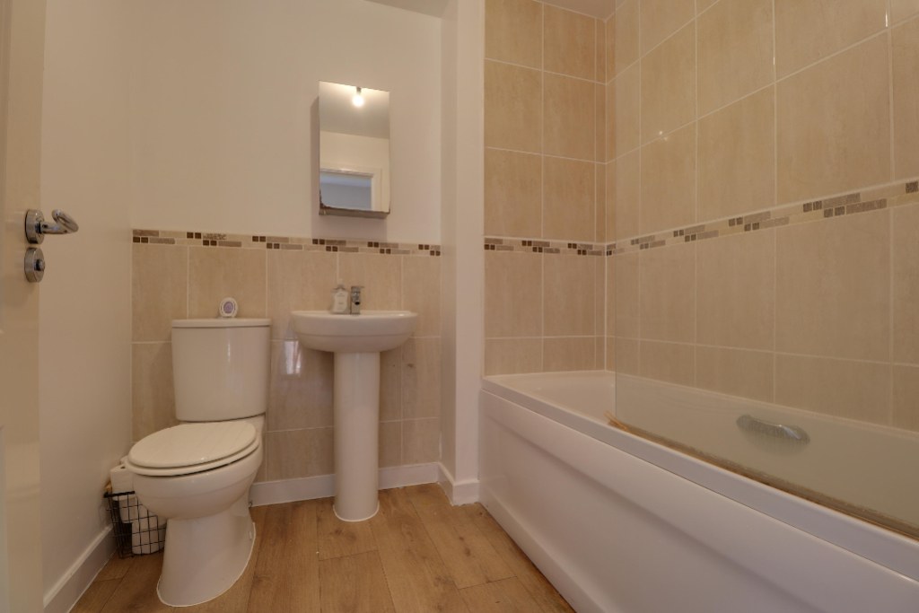 Watt Ave, Colsterworth, Lincs, photo 16