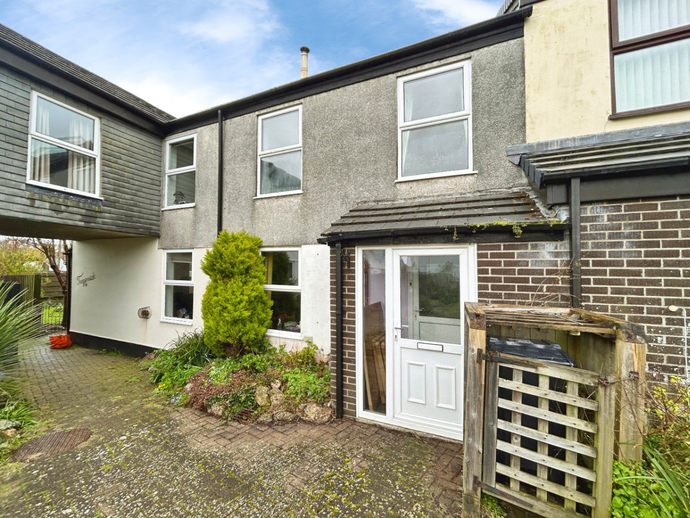 Hayle, Three bed home nearby to amenities