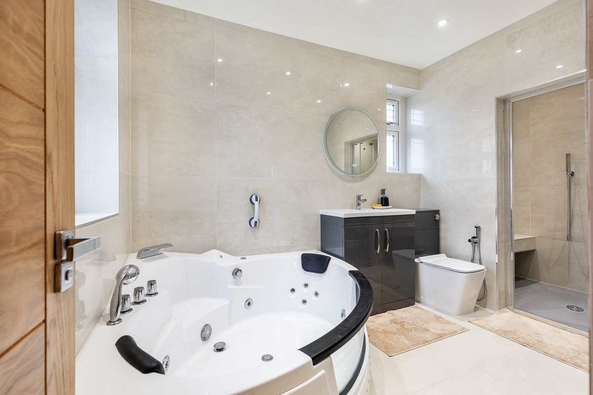 East End Road, London, N2, photo 21