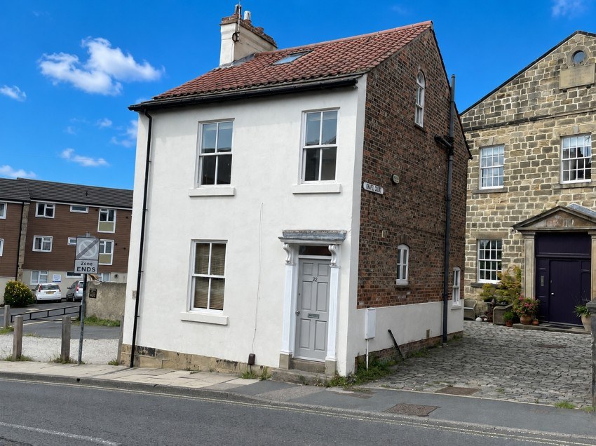 3 bed detached for sale in Briggate, Knaresborough