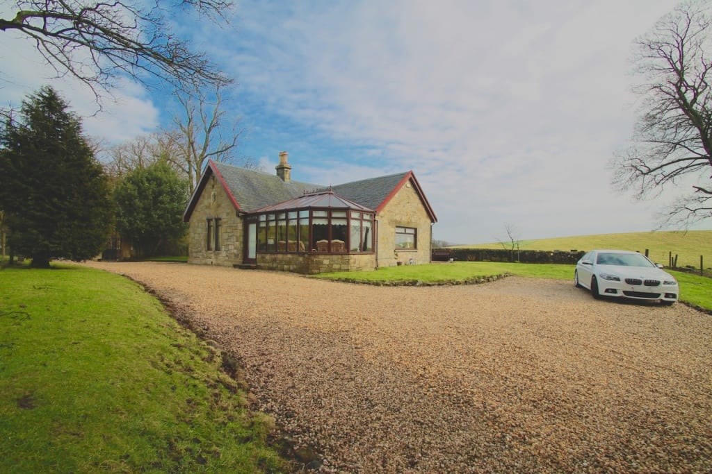 Carlston Lodge Campsie Road