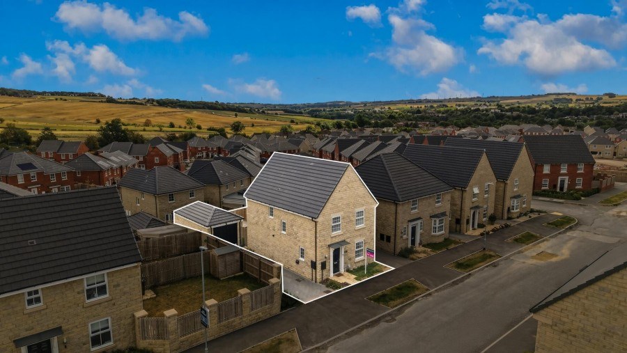 4 bed House - Detached - For Sale Thurlstone Moor Avenue