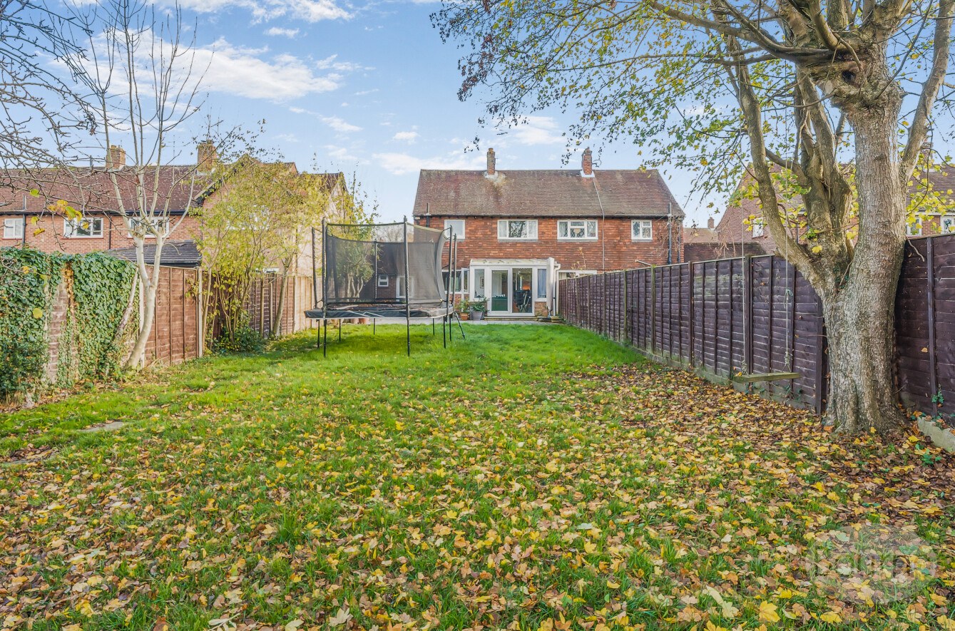 Glendale Drive, Guildford, Surrey, GU4, photo 10