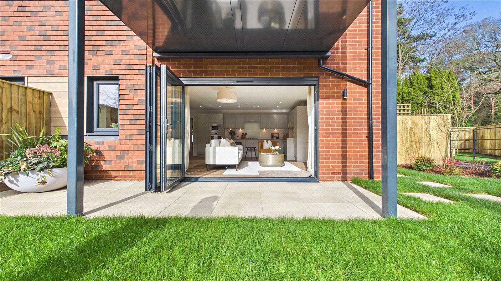 Shores Road, Horsell, Woking, Surrey, GU21, photo 16