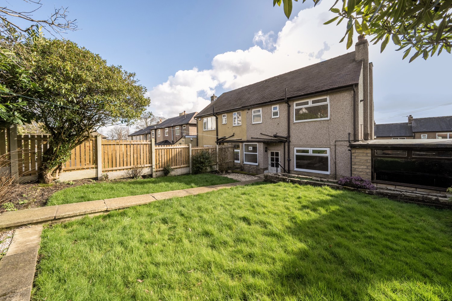 Holme Road, Warley
