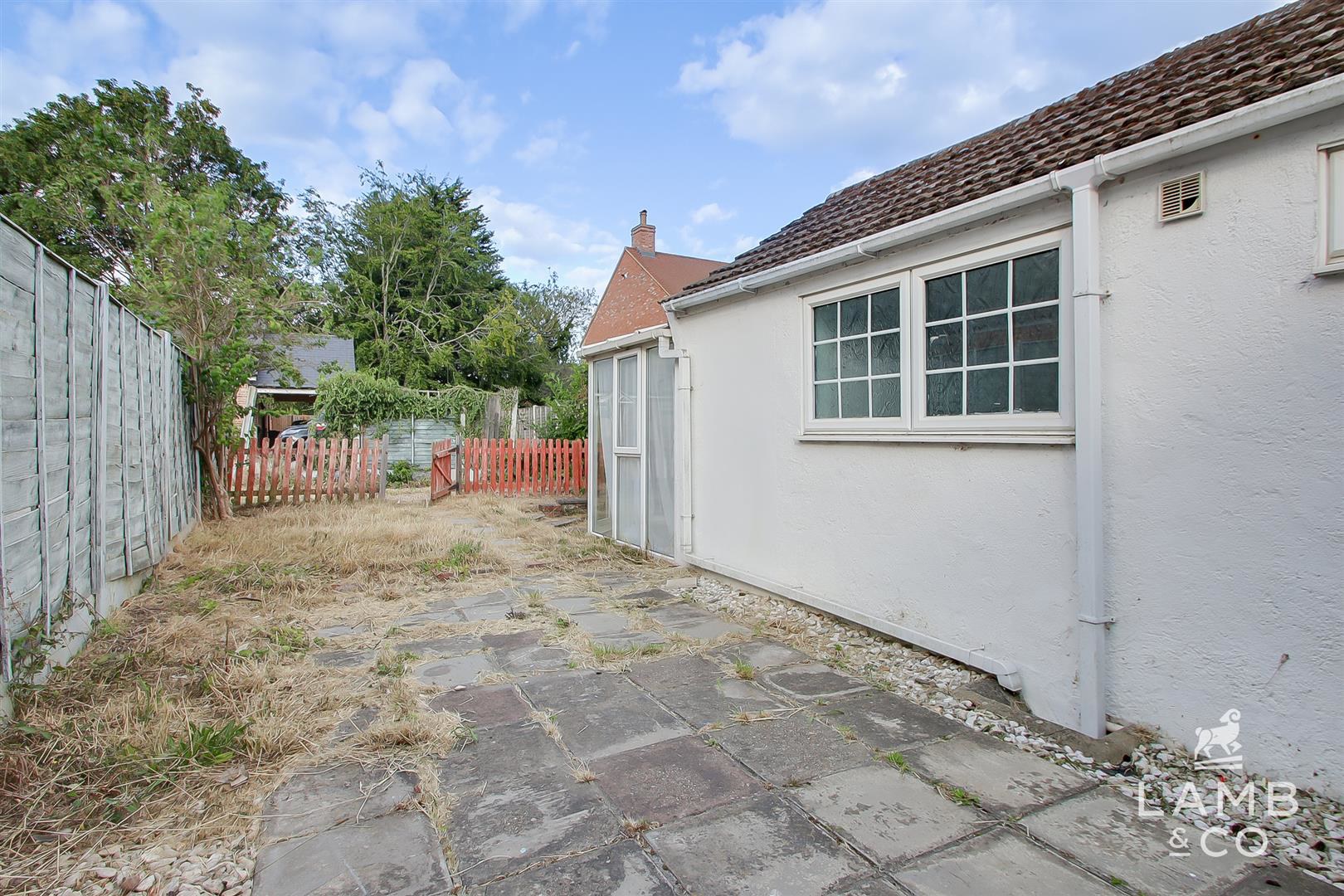 High Street, Thorpe-Le-Soken, photo 15