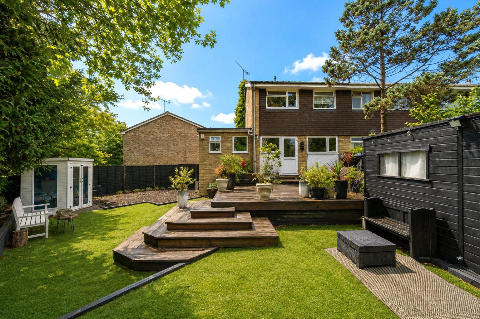 White Cottage Close, Farnham, Surrey, GU9