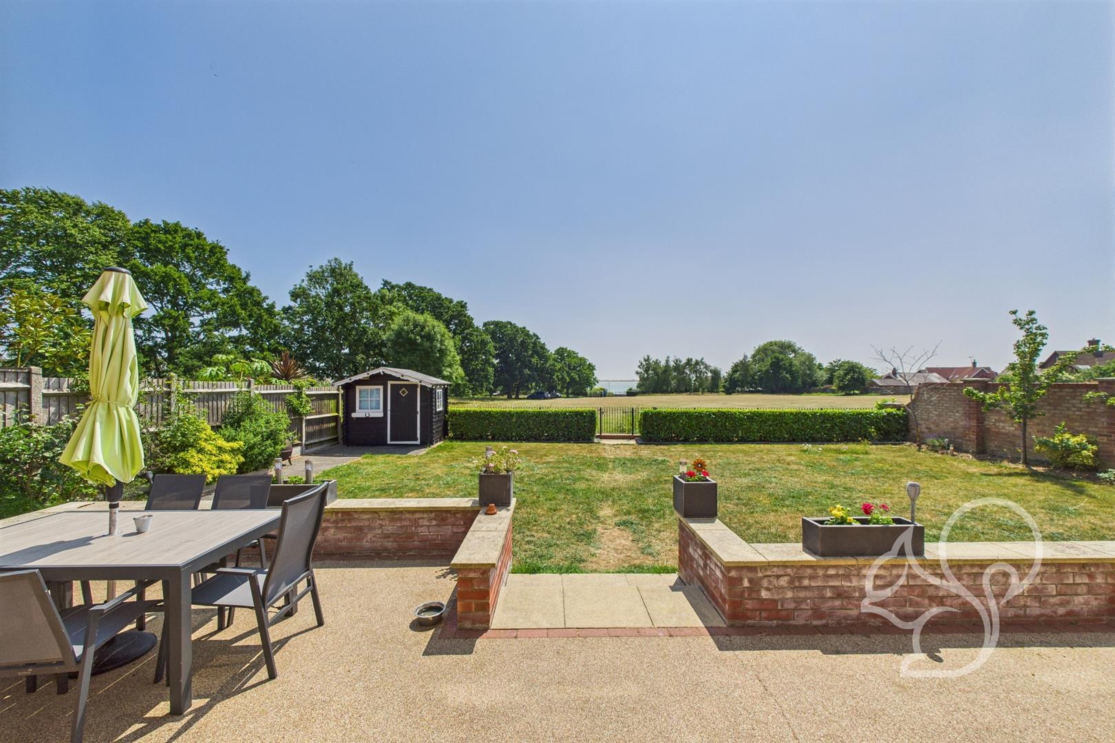 Oakwood Avenue
